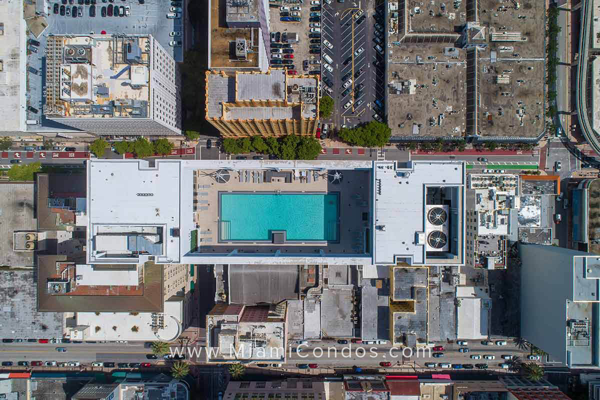 Centro Lofts in Downtown Miami Pool Deck