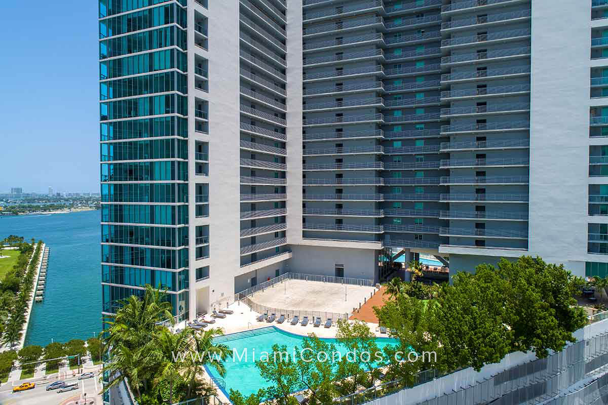 Marina Blue Condos in Downtown Miami Pool Deck