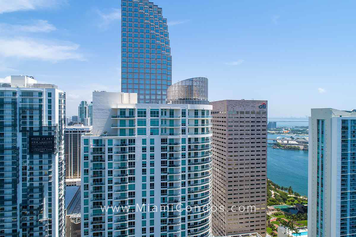 Met 1 Condo Tower in Miami