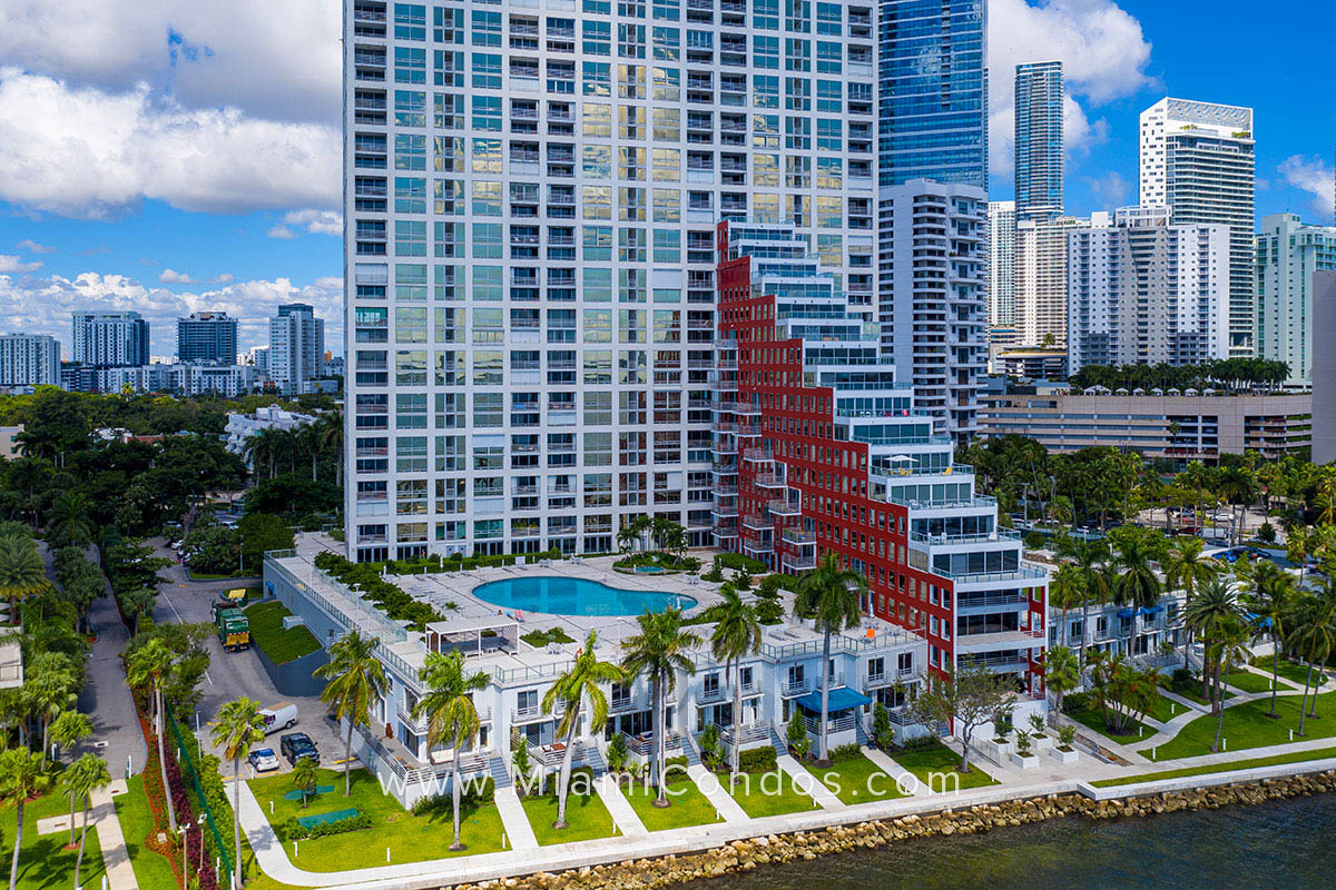 The Palace Condos in Brickell Pool