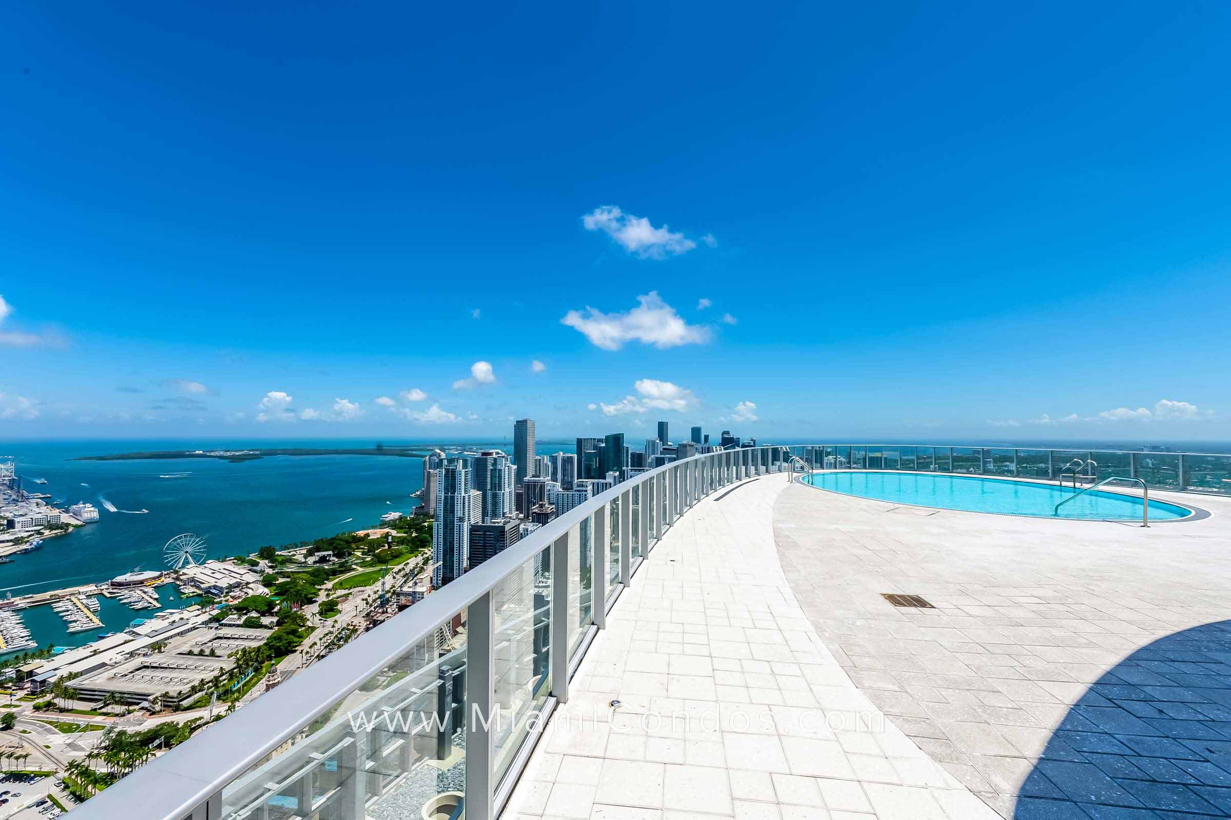 Paramount Miami Worldcenter Rooftop Pool Deck and View