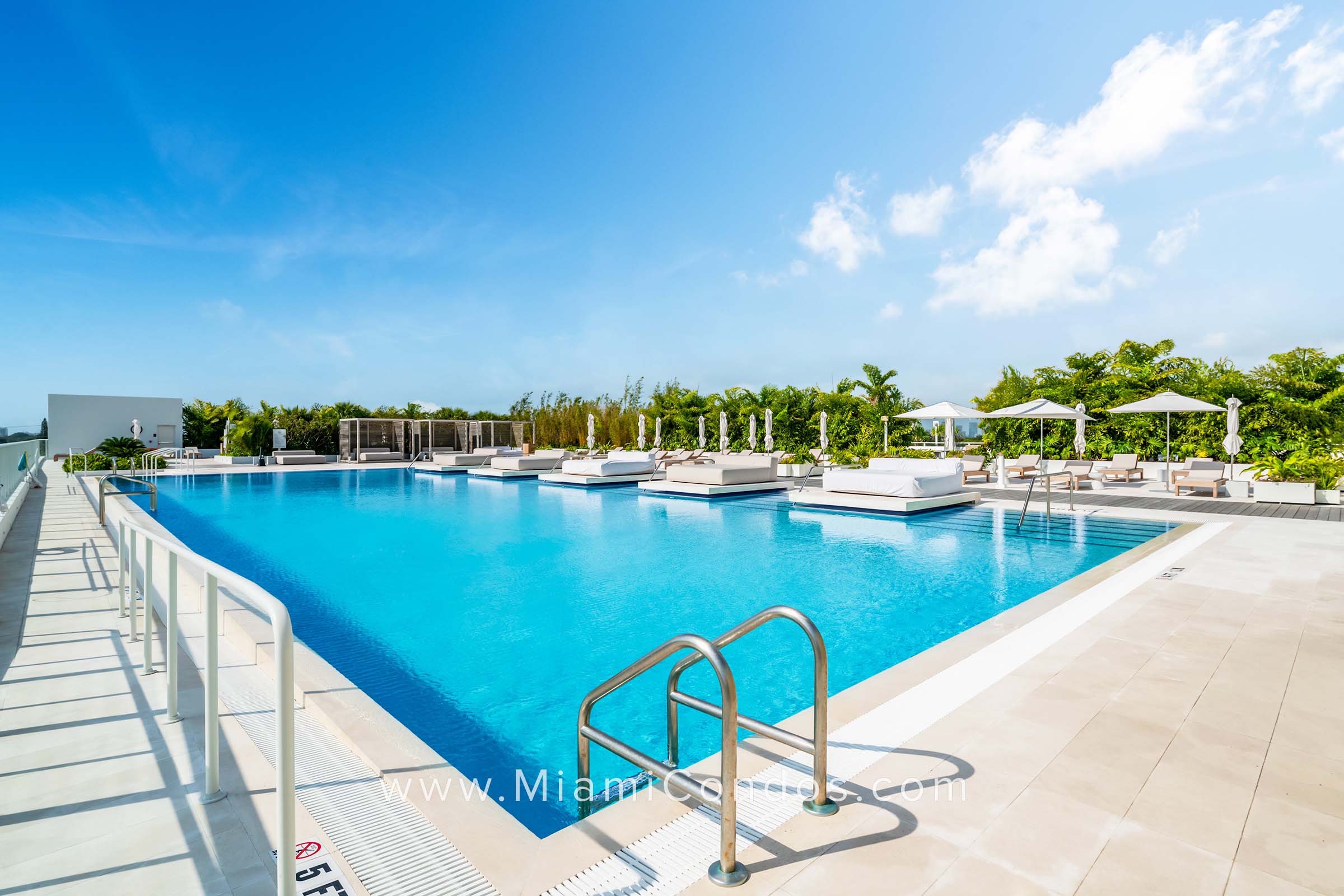 Ritz-Carlton Residences Pool and Cabanas