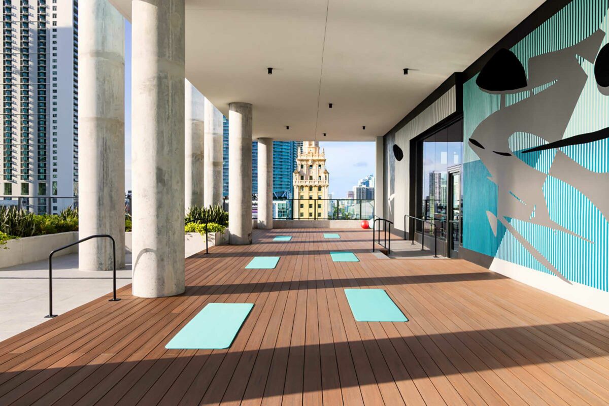 The Elser Hotel Downtown Miami Outdoor Yoga