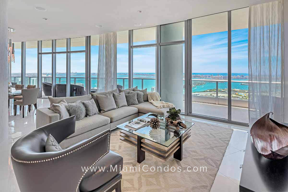 900 Biscayne Bay Condos Family Room