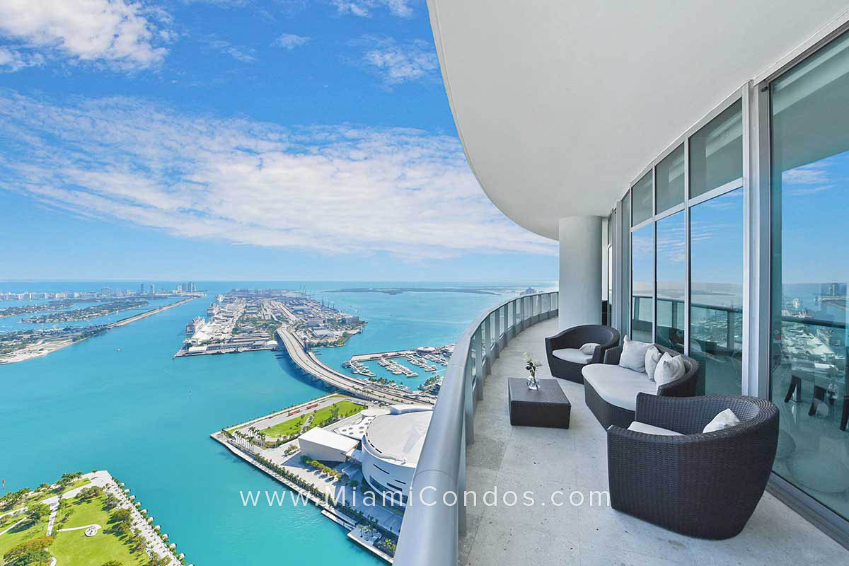 900 Biscayne Bay Condos in Downtown Miami Views