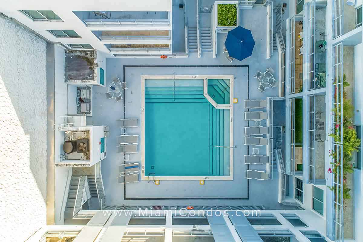 Lofts at Mayfair Pool in Coconut Grove