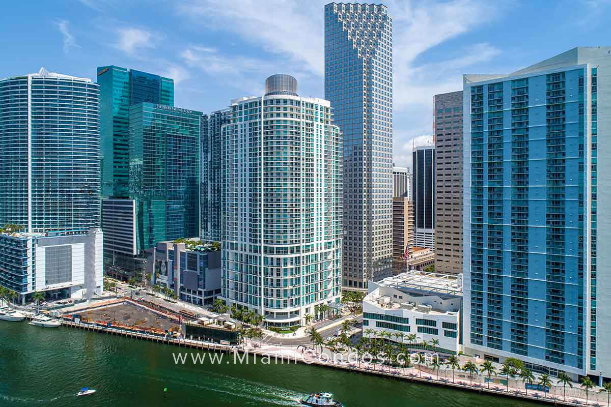 Met 1 Condos in Downtown Miami