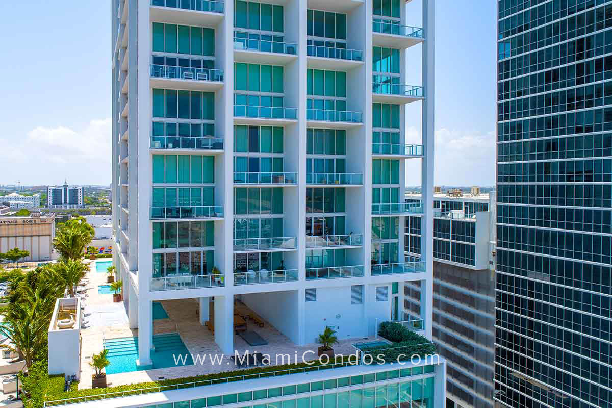 Ten Museum Park Pool Deck in Downtown Miami