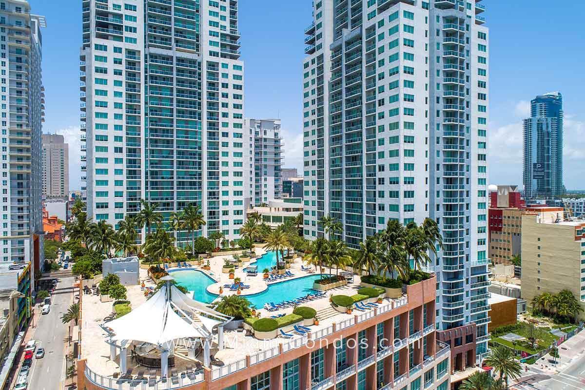 Vizcayne Condos in Downtown Miami Amenity Deck