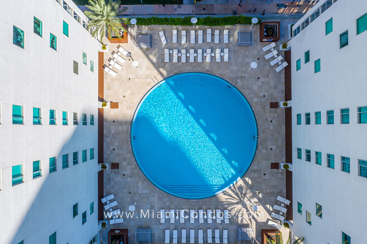 500 Brickell Condos Pool