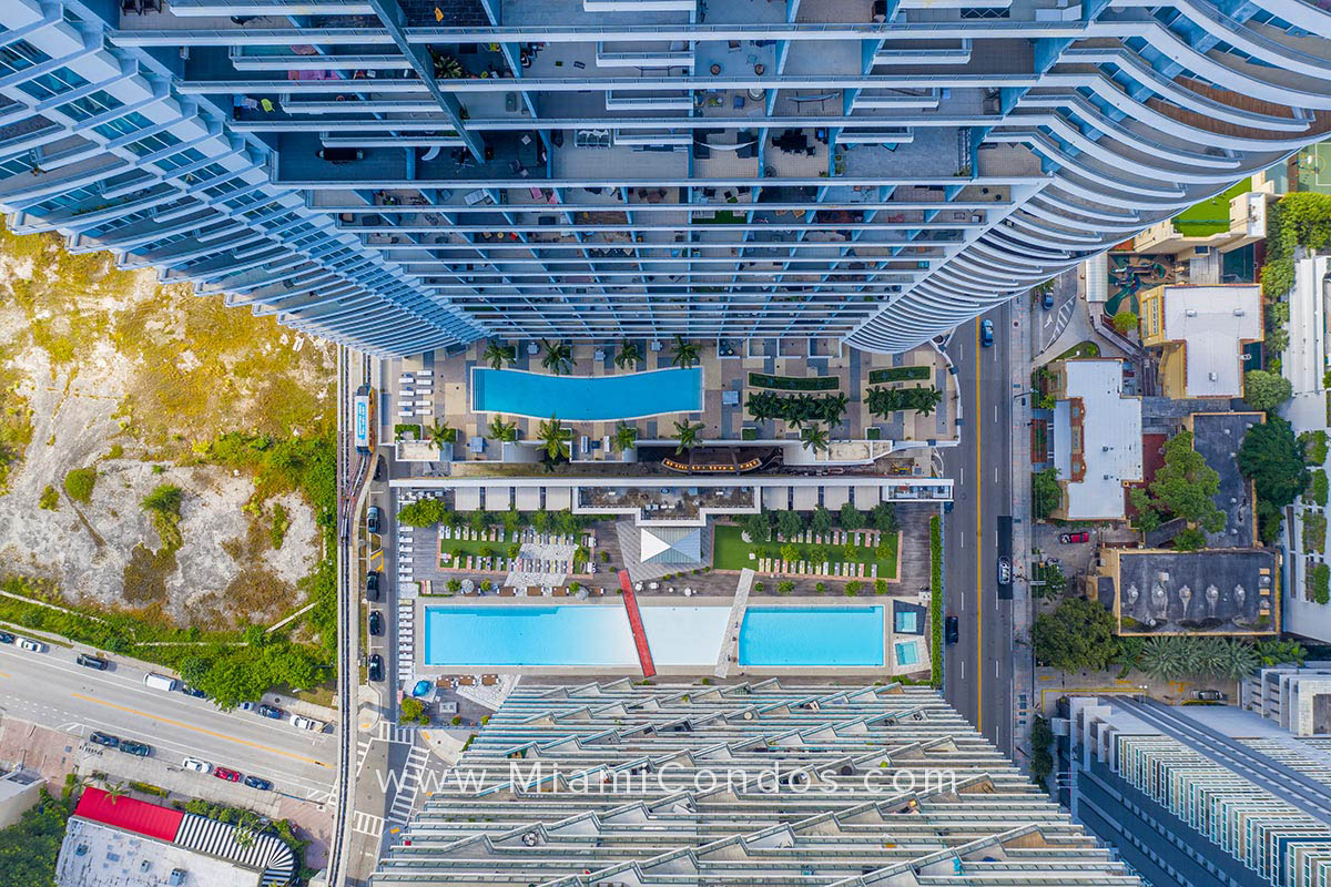 Infinity at Brickell Pool