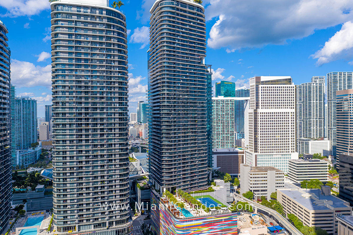 SLS Lux Brickell Condos