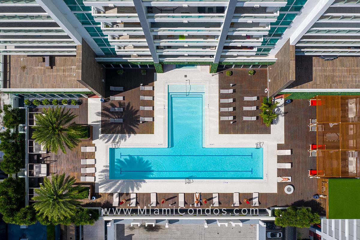 The Bond on Brickell Condos Pool