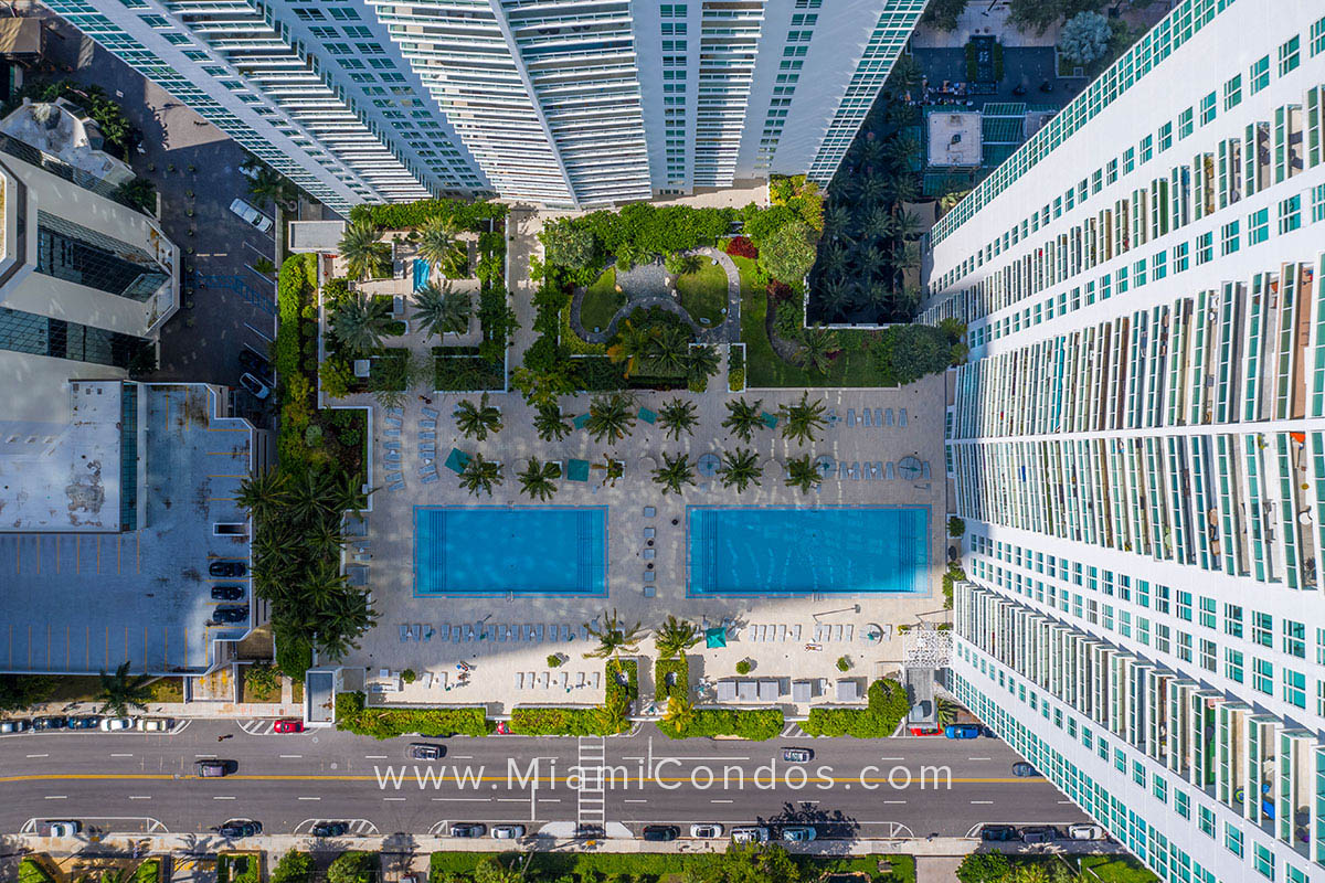 The Plaza on Brickell Condos Pool Deck