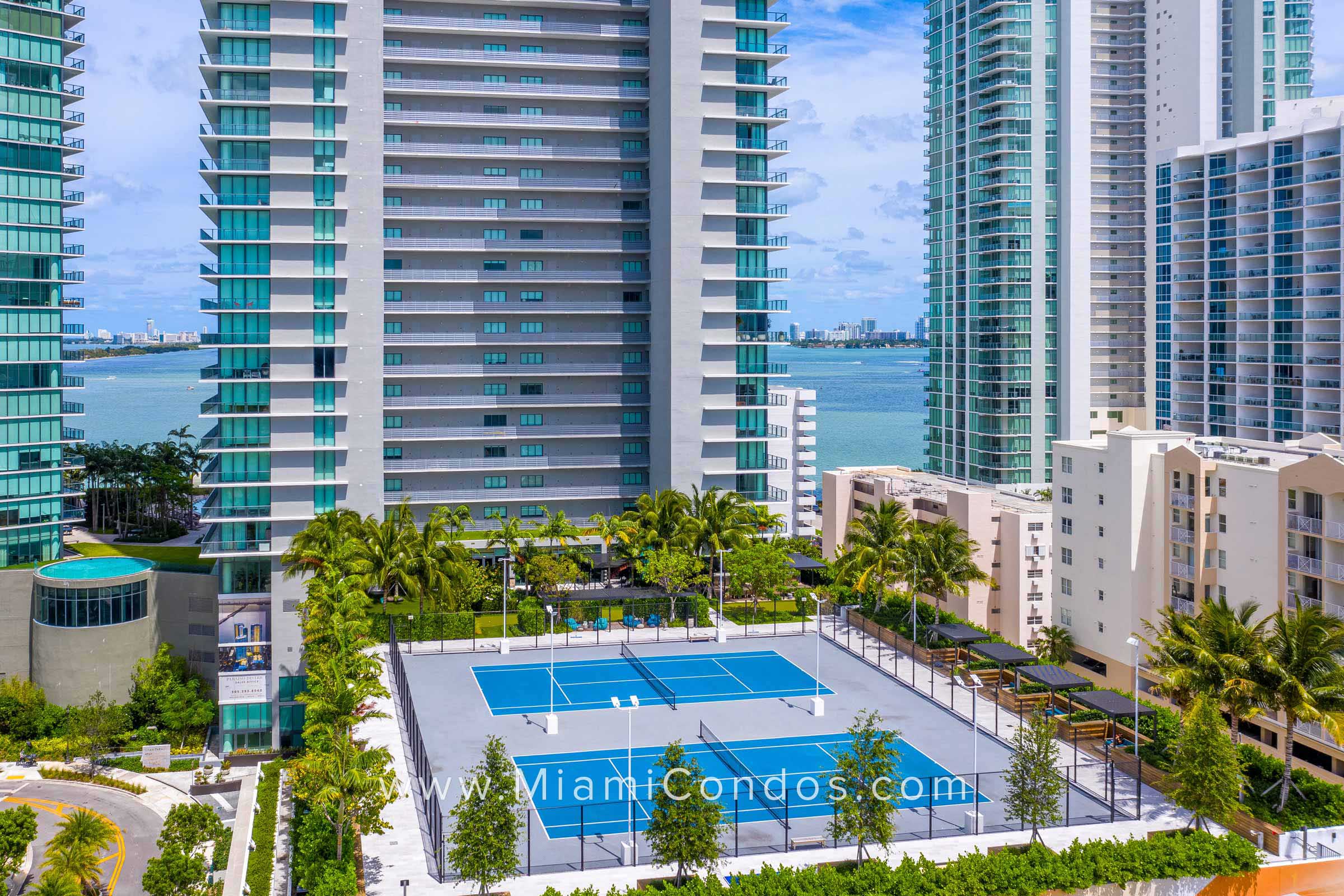 Gran Paraiso and Paraiso Bay Tennis Courts