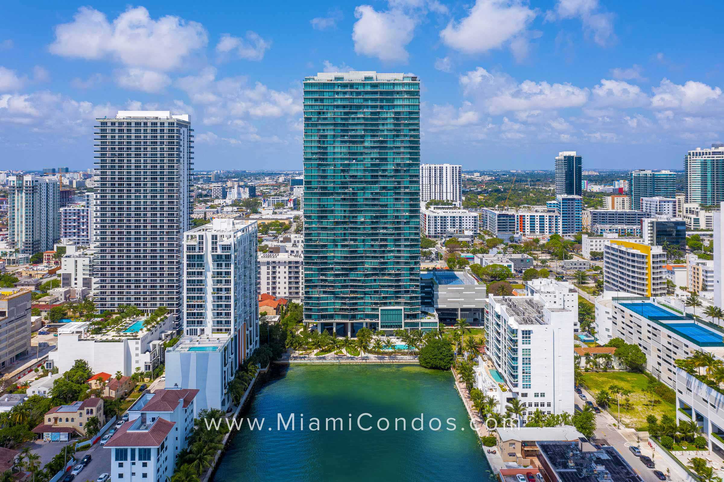 Icon Bay Condos in Edgewater