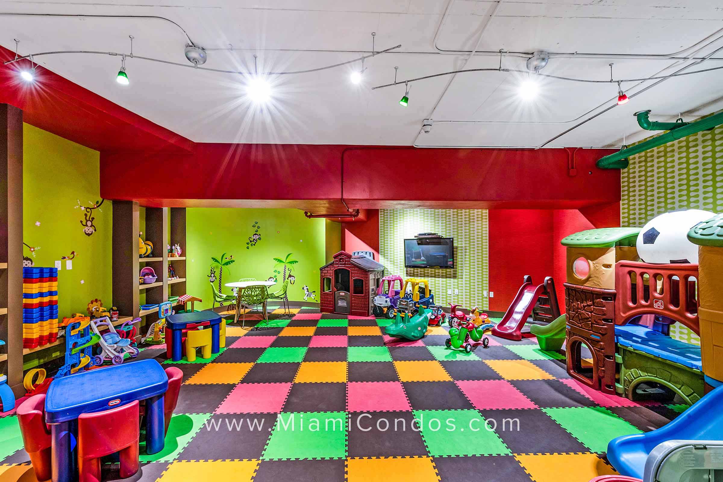 900 Biscayne Bay Kid's Room