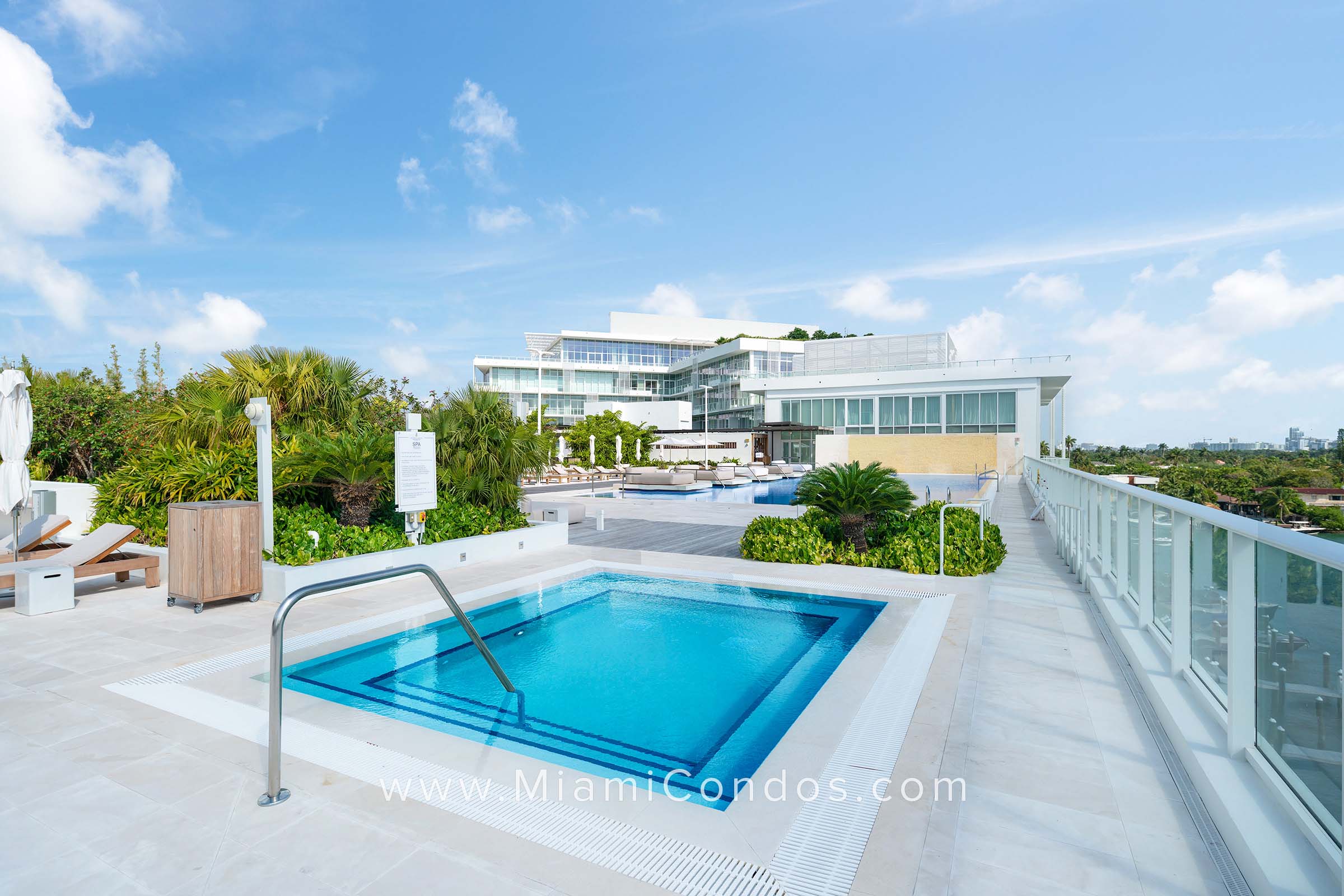 Ritz-Carlton Residences Hot Tub